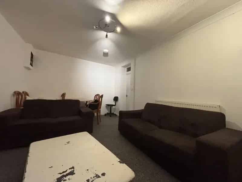 6 Bedroom Student House Near Universities