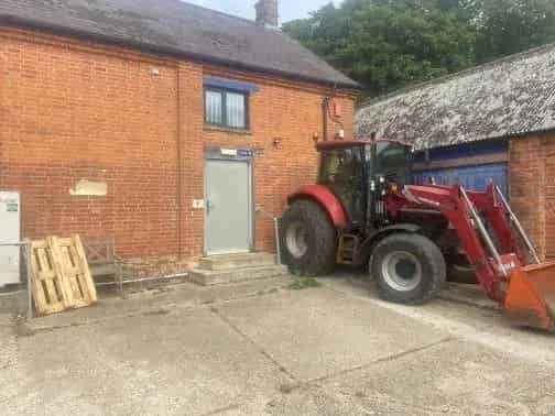 Rural Business Unit Two-Storey Unit with Parking
