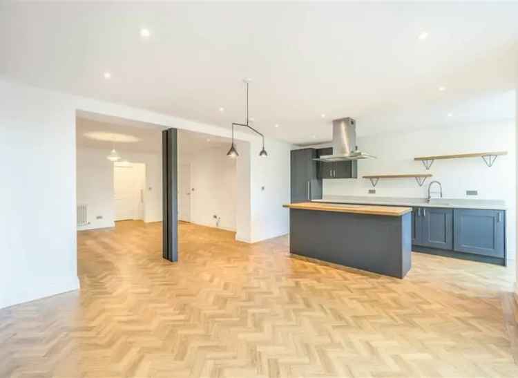 Flat For Sale in Baring Road, London, England