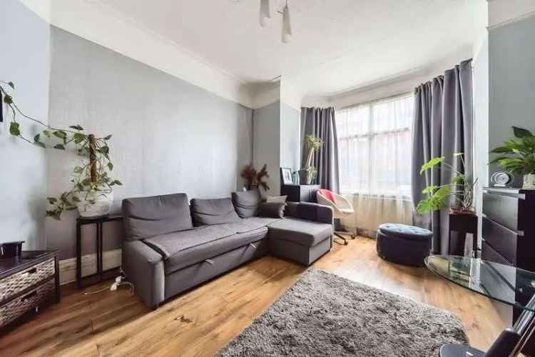 2 bed flat for sale