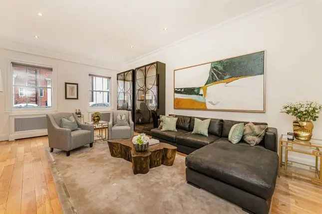 4 Bedroom House for Sale in Headfort Place Belgravia