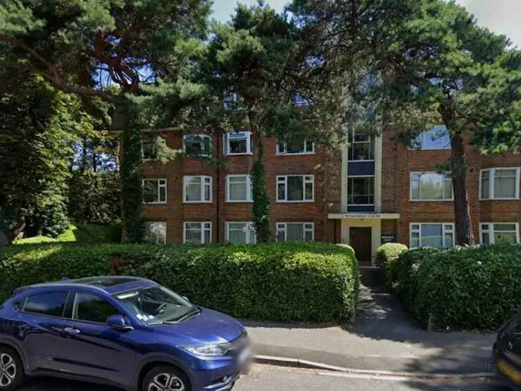 Flat For Rent in Bournemouth, England