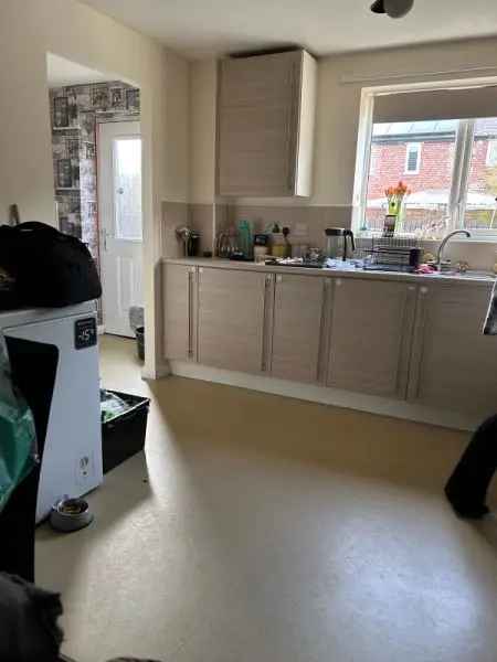 3 Bedroom House Double Drive Large Kitchen Utility Room