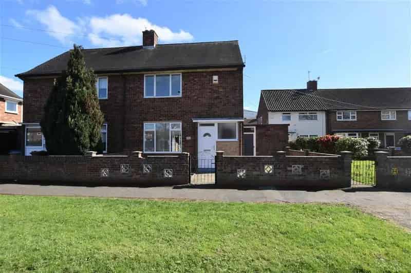 2 Bedroom Semi Detached House To Rent