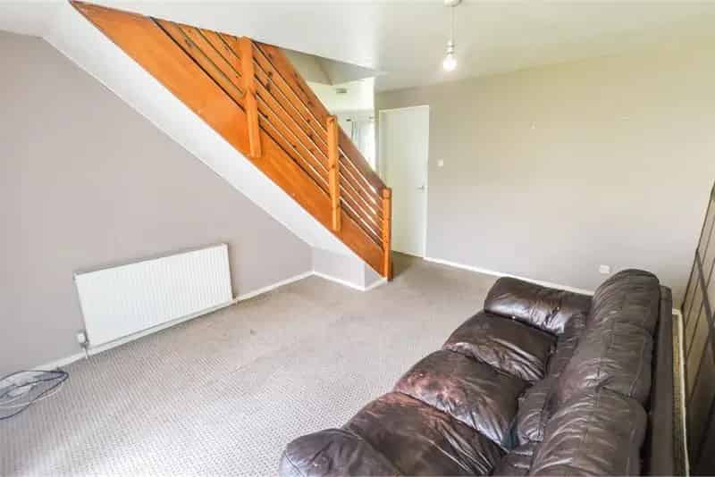 2 Bed End Terrace House with 2 Reception Rooms Near Amenities