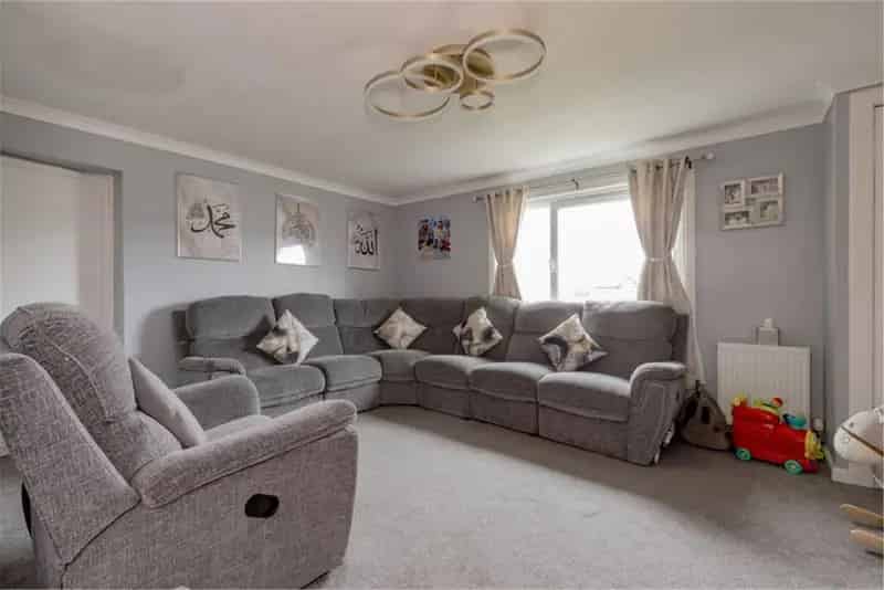 2 Bed Flat Brunstane First Floor 1 Reception