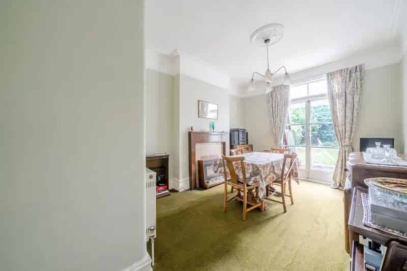 Victorian Family Home Three Double Bedrooms Large Garden