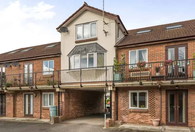 1 Bedroom Flat Apartment Maisonette to Rent for Over 55s
