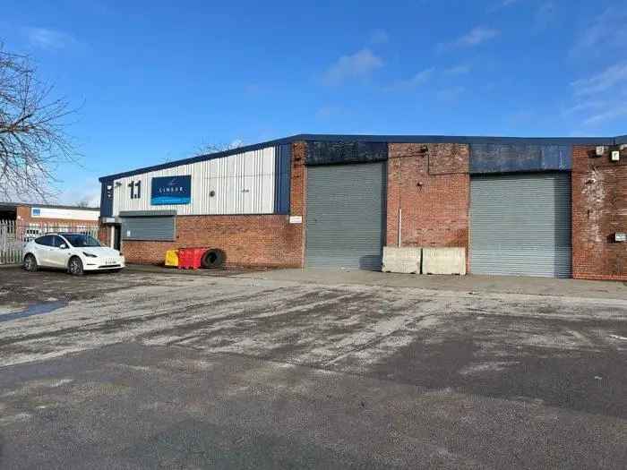 Clear Span Warehouse with Office Space Near A38M1