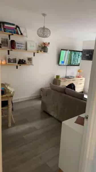 Spacious Quiet Flat with Ample Parking