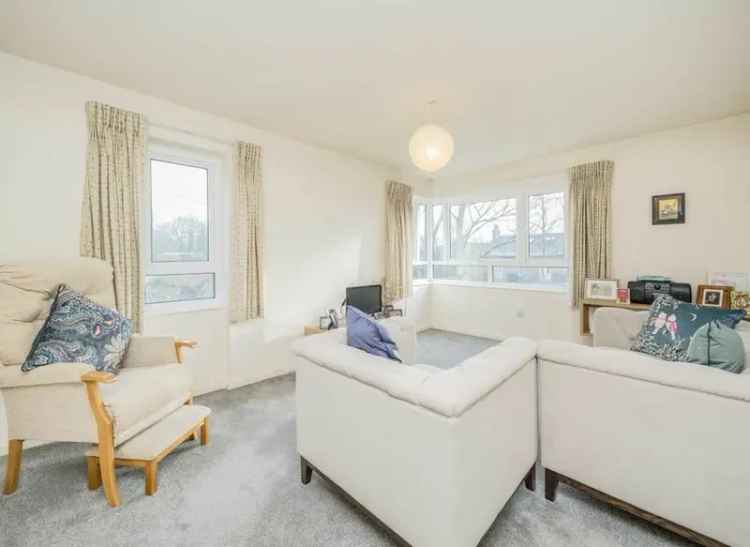 Bright Spacious Flat near East Finchley Underground