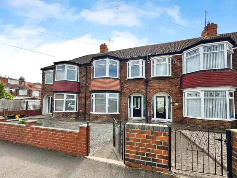 3 Bedroom Terraced House for Sale Near Schools