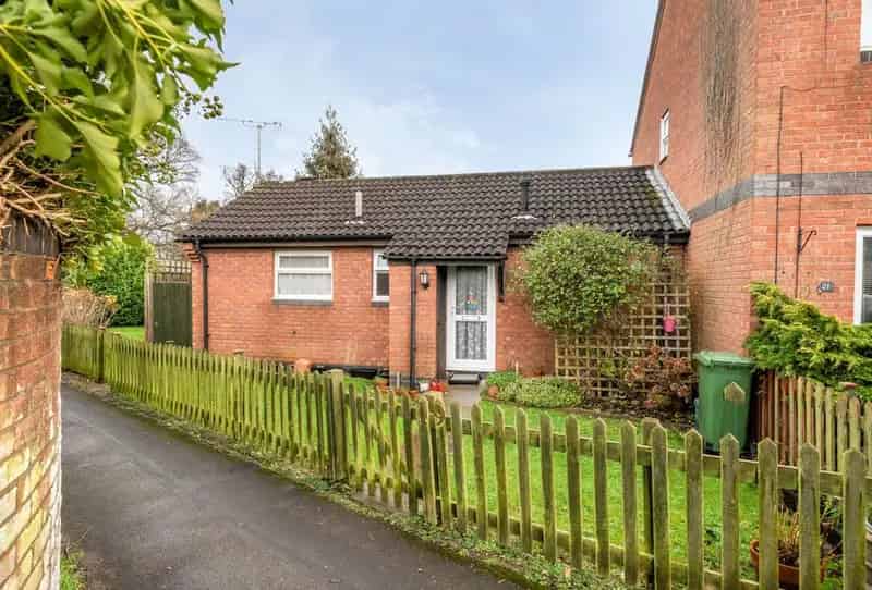 1 bedroom bungalow for sale