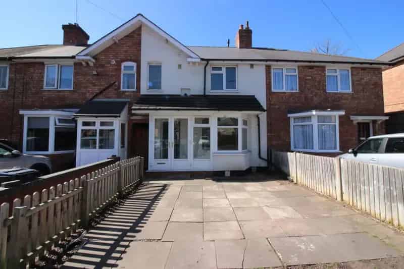 3 Bedroom Terraced House To Let