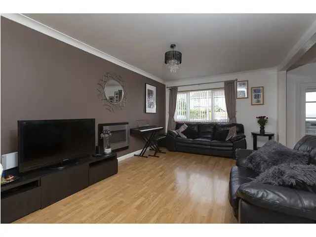 3 Bedroom Detached House for Sale in Liberton Edinburgh