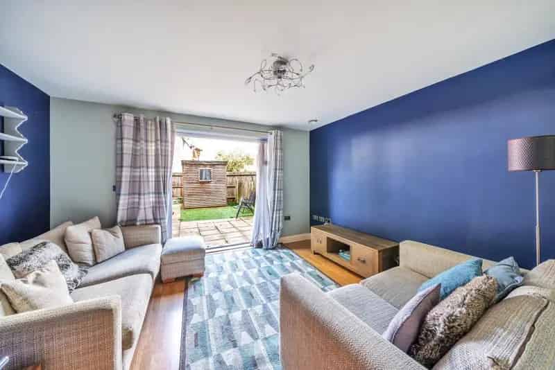 Two Bedroom Duplex Apartment No Onward Chain