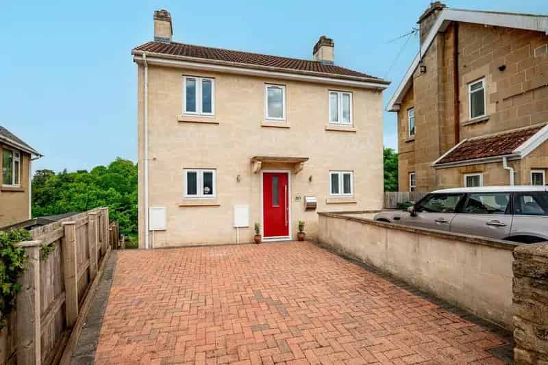 3 bedroom detached house for sale