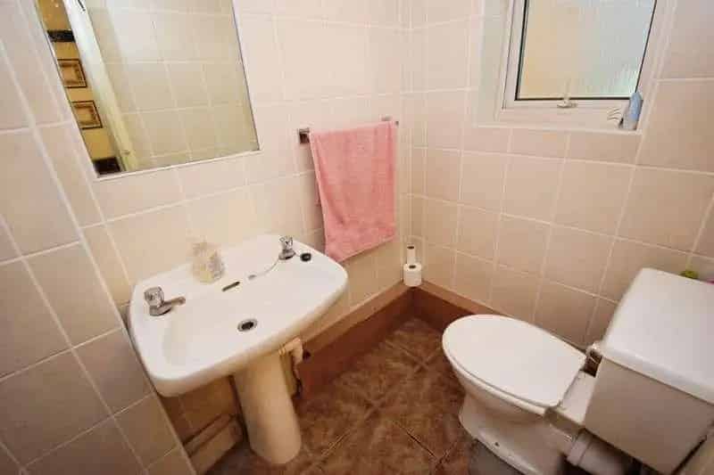 4 Bed Semi-Detached House For Sale