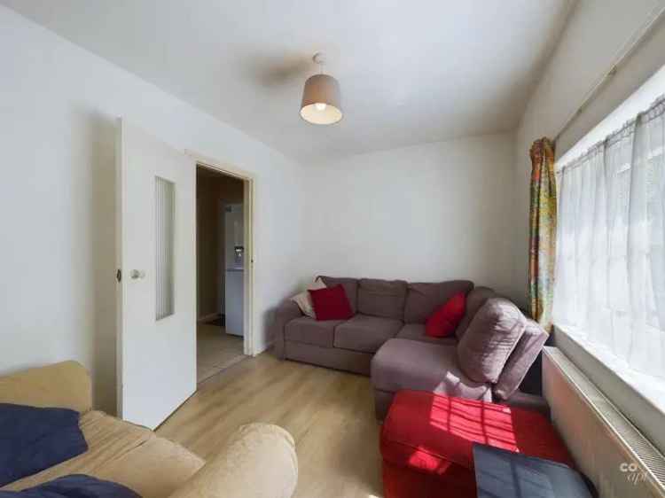 5 Bedroom Semi Detached House Near Brighton University