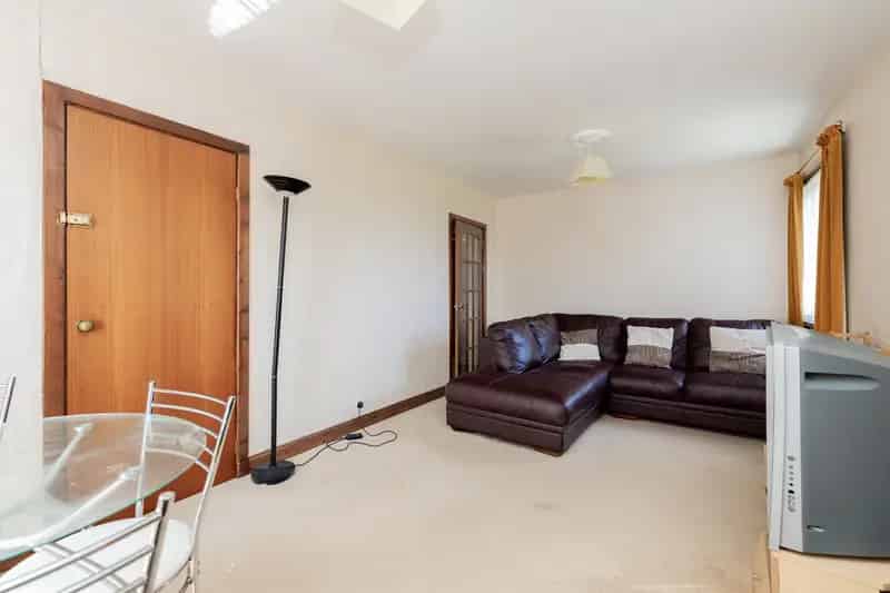 Two Bedroom Flat Near Aberdeen City Centre