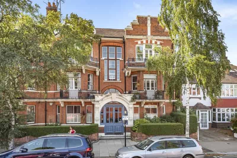3-Bedroom Furnished Apartment in Period Mansion Block