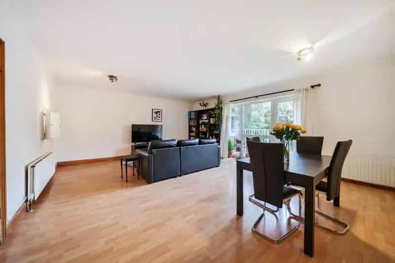 Flat For Sale , London, England