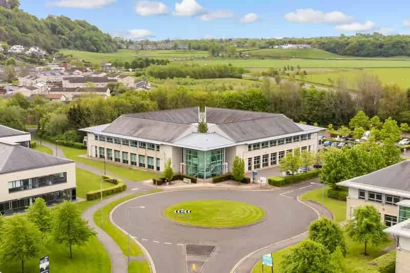 Refurbished Office Suites in Landscaped Business Park