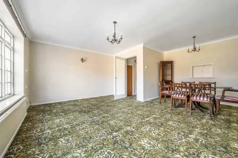 Spacious Mews House Near Enfield Town