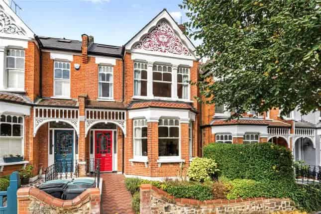 4 Bedroom Edwardian House for Sale in London N10