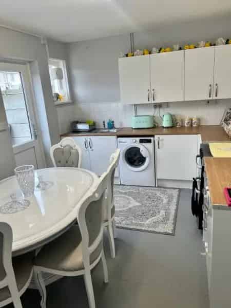 3 Bedroom House with Log Cabin and Garden