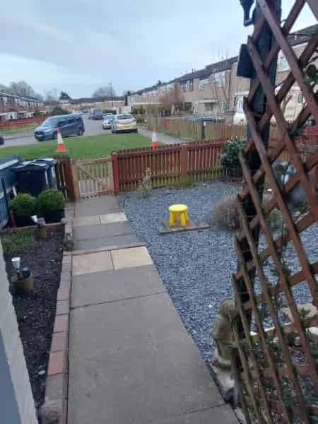 3 Bed 2 Bath House with Gardens