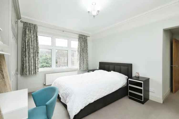 5 Bedroom Detached House in Bawtry with Garage and Gym