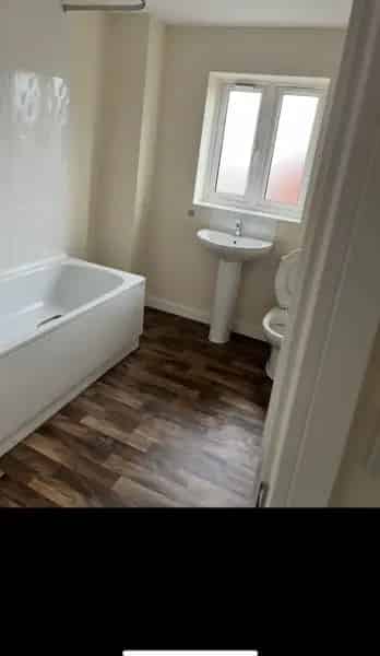 New Build House Two Double Bedrooms Driveway Garden