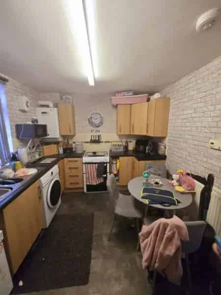 3 Bed Semi Detached House Near Amenities