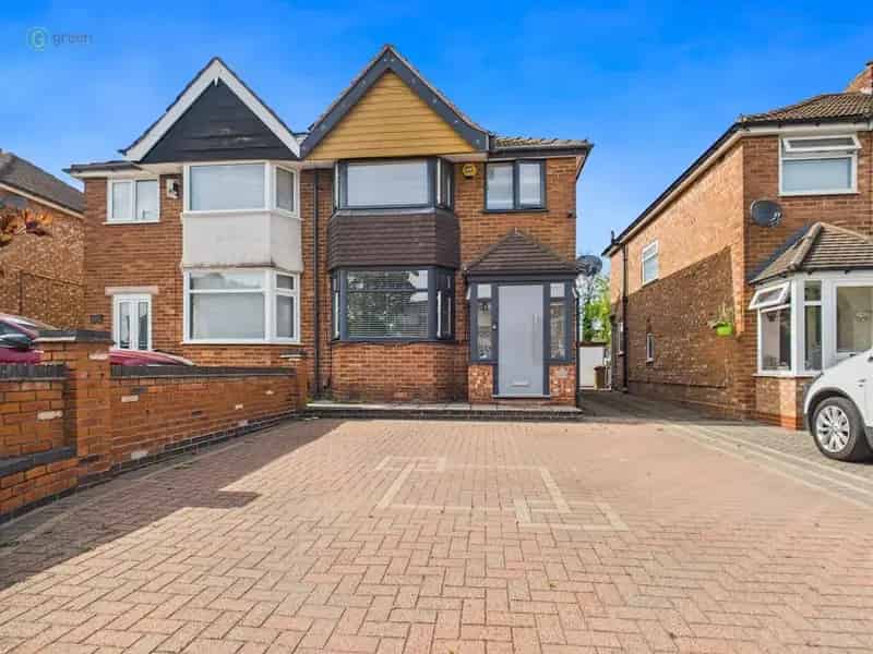 3 Bedroom Semi-Detached House for Sale