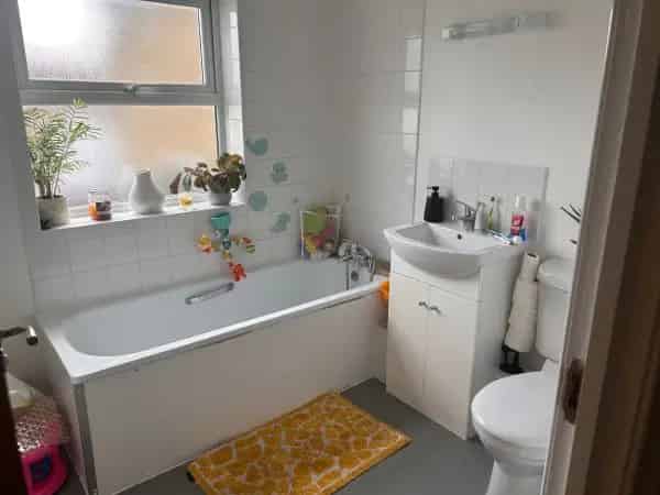 2 Bedroom First Floor Flat New Build Off Street Parking