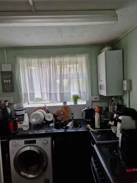 Flat For Rent in Salisbury, England