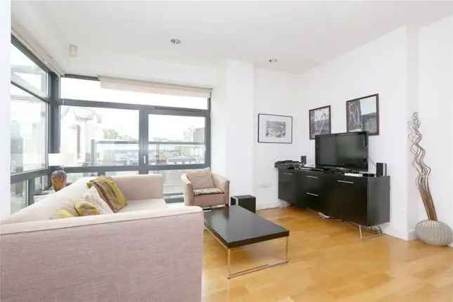 Flat to rent in Blandford Street, London W1U