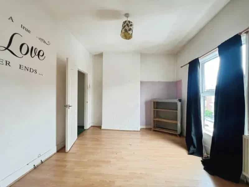 2 Bed House for Sale - Ideal for First-Time Buyers and Families
