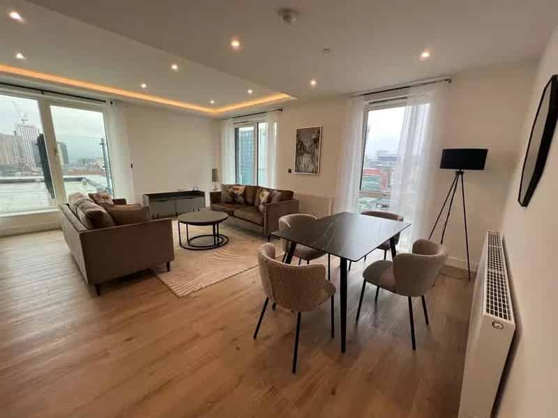 Luxury 2-Bedroom Penthouse Apartment Snowhill Wharf