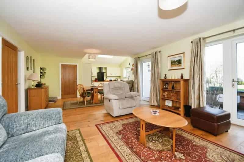 3 Bed Detached Bungalow with Double Garage