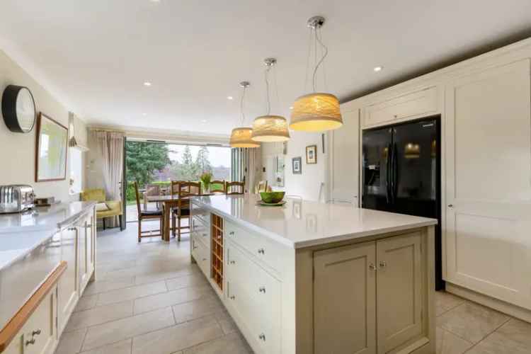 5 Bedroom Detached House for Sale Near Station