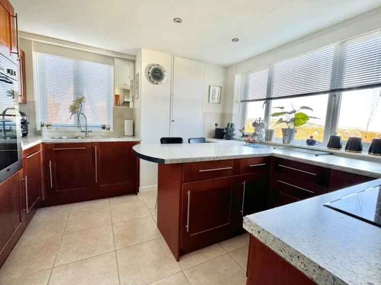 2 Bedroom Flat for Sale Folkestone Kent CT20