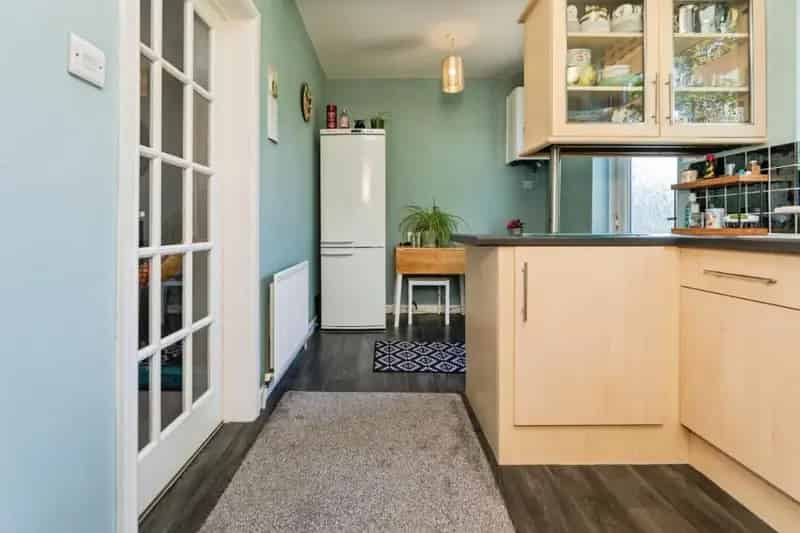 2 bed house for sale