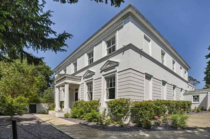 13 Bedroom Detached House For Sale