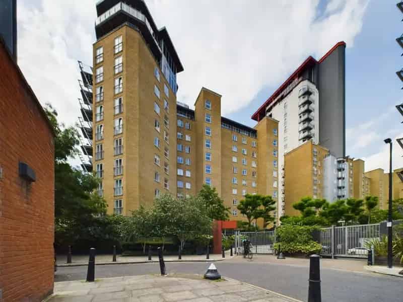 2 Bedroom Flat for Sale near Canary Wharf