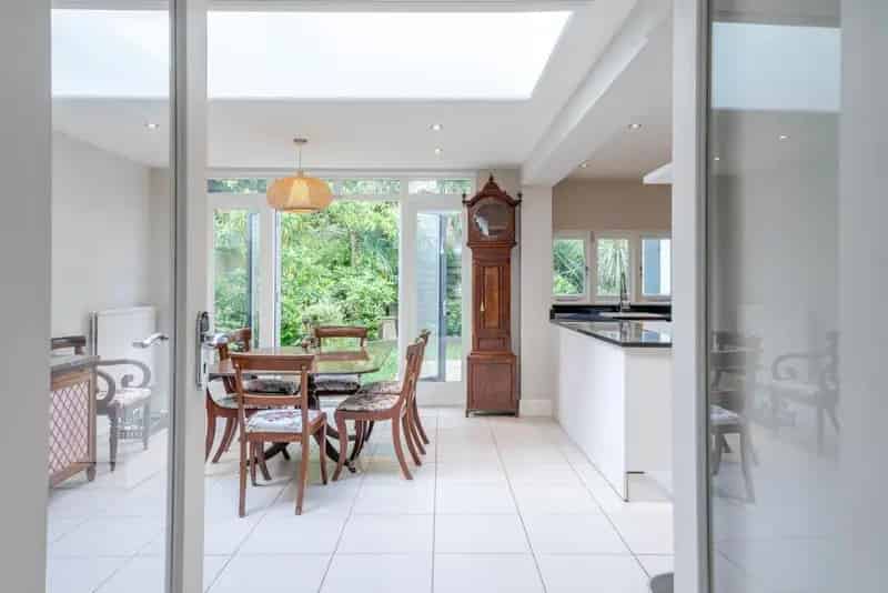 Fantastic Four Bedroom Family Home Near Battersea Park