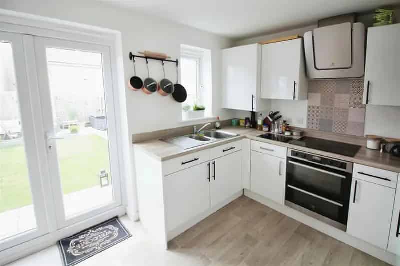 3 Bedroom Townhouse for Rent Three Storey House Near Amenities