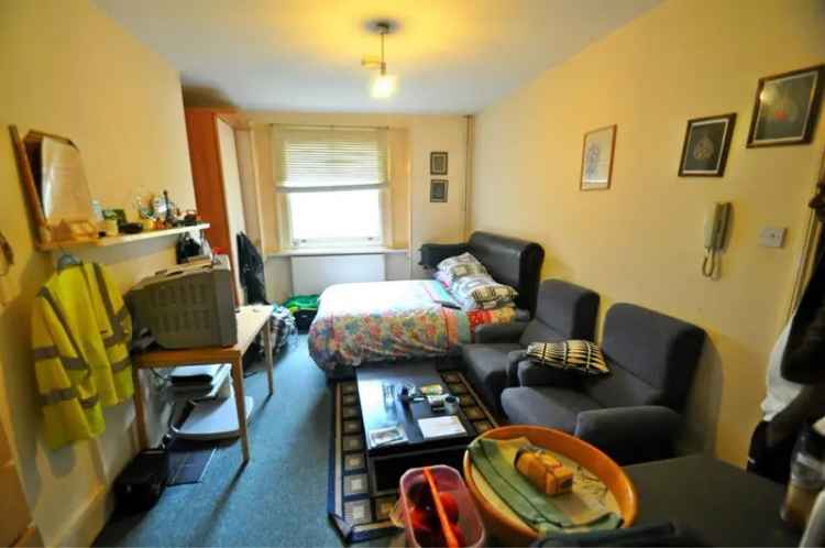 1 Bedroom Flat For Sale Ealing Broadway Cash Buyers Only