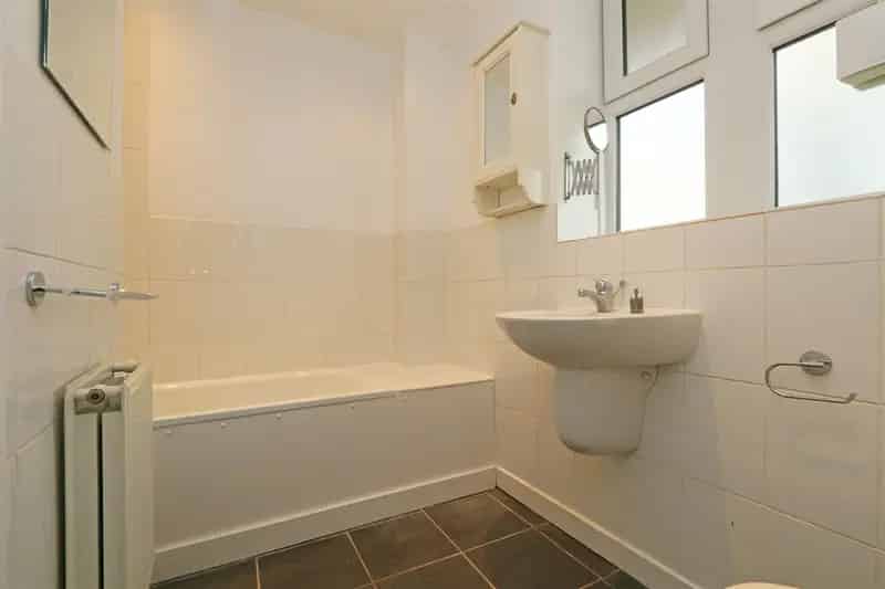 1 Bedroom Flat House to Rent Near Tooting Bec Commons